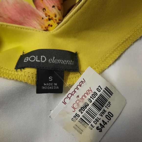 Bold Elements Top - Picture 4 of 7